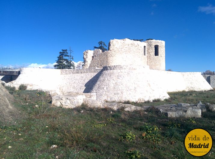 castillo-de-la-alameda-madrid-07