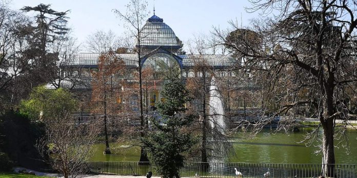 ¿Cuál es el precio de la entrada al Palacio de Cristal?