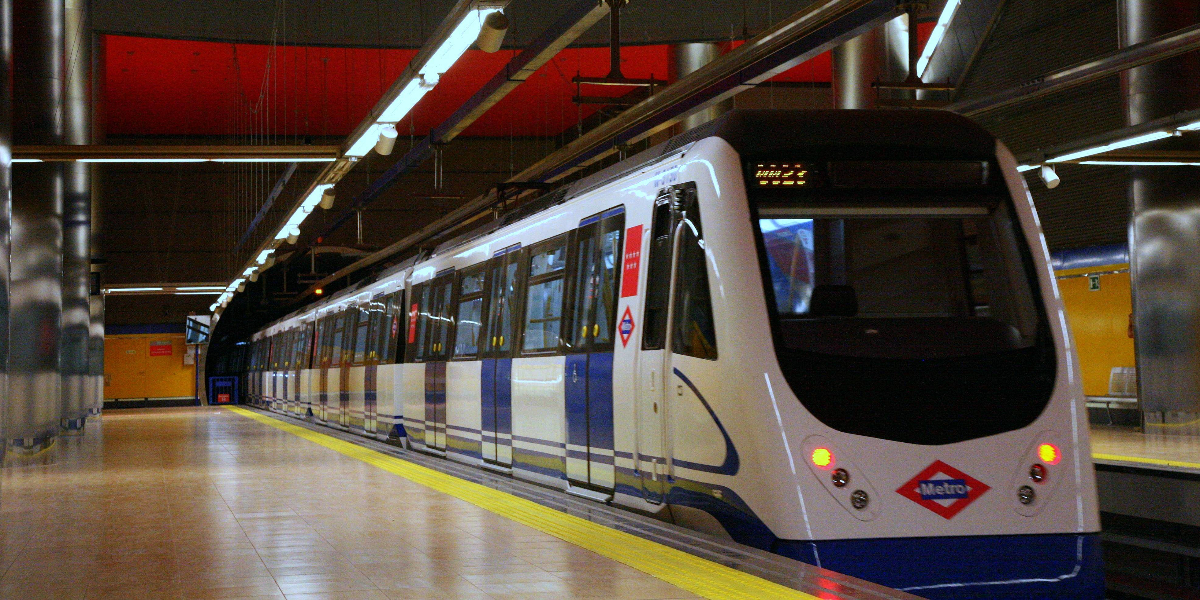 Metro De 2 Metros Agreden a dos vigilantes en Metro de Madrid por requerir a viajeros el